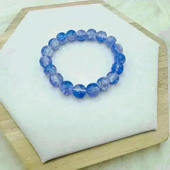 Periwinkle Gradient Blue Beaded Bracelet - Picture 5 of 5